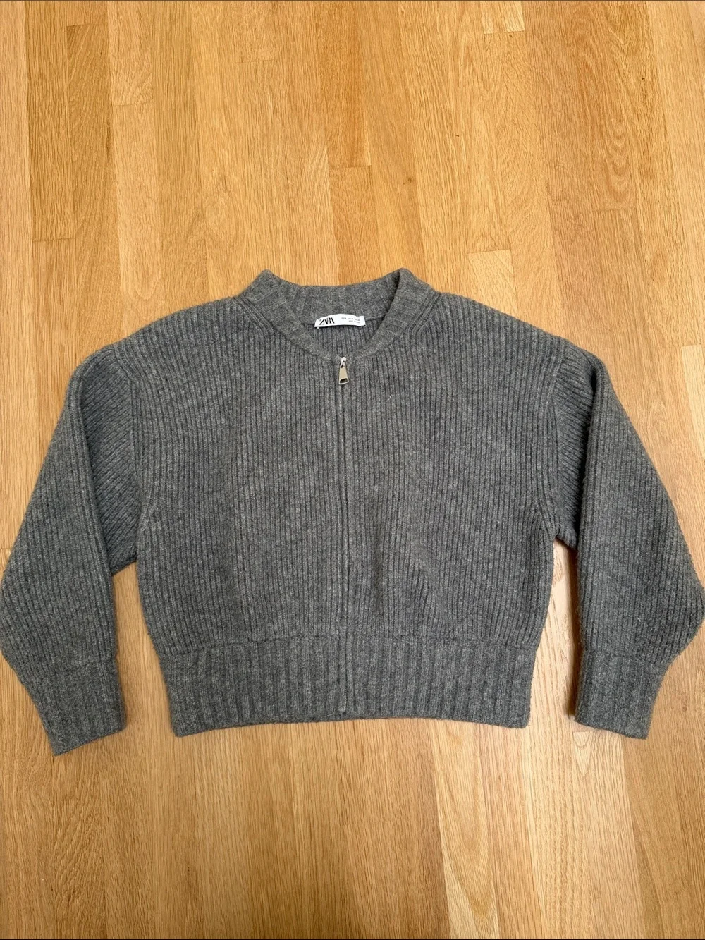 Zara Zippered Knit Cardigan Bomber Jacket Gray Silver Boxy Sweater Size S